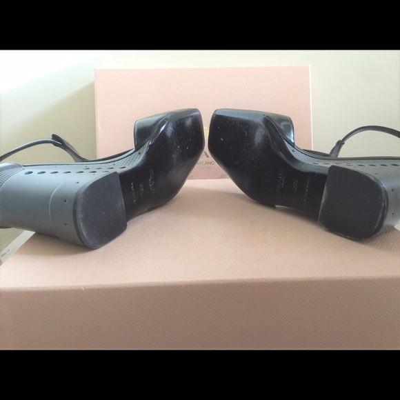 SOLD!! Prada Black/Gray T-Strap Molded Sandal Wedges - Picture 6 of 8